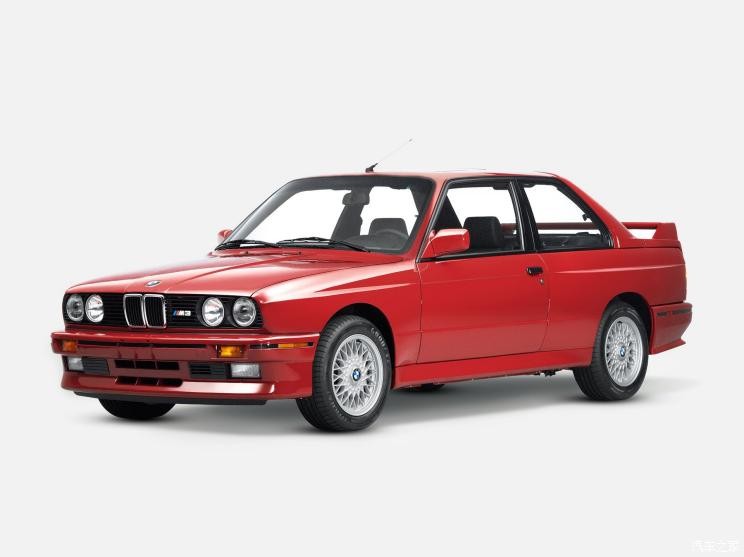 重现30年前经典宝马推出联名版M3/M4