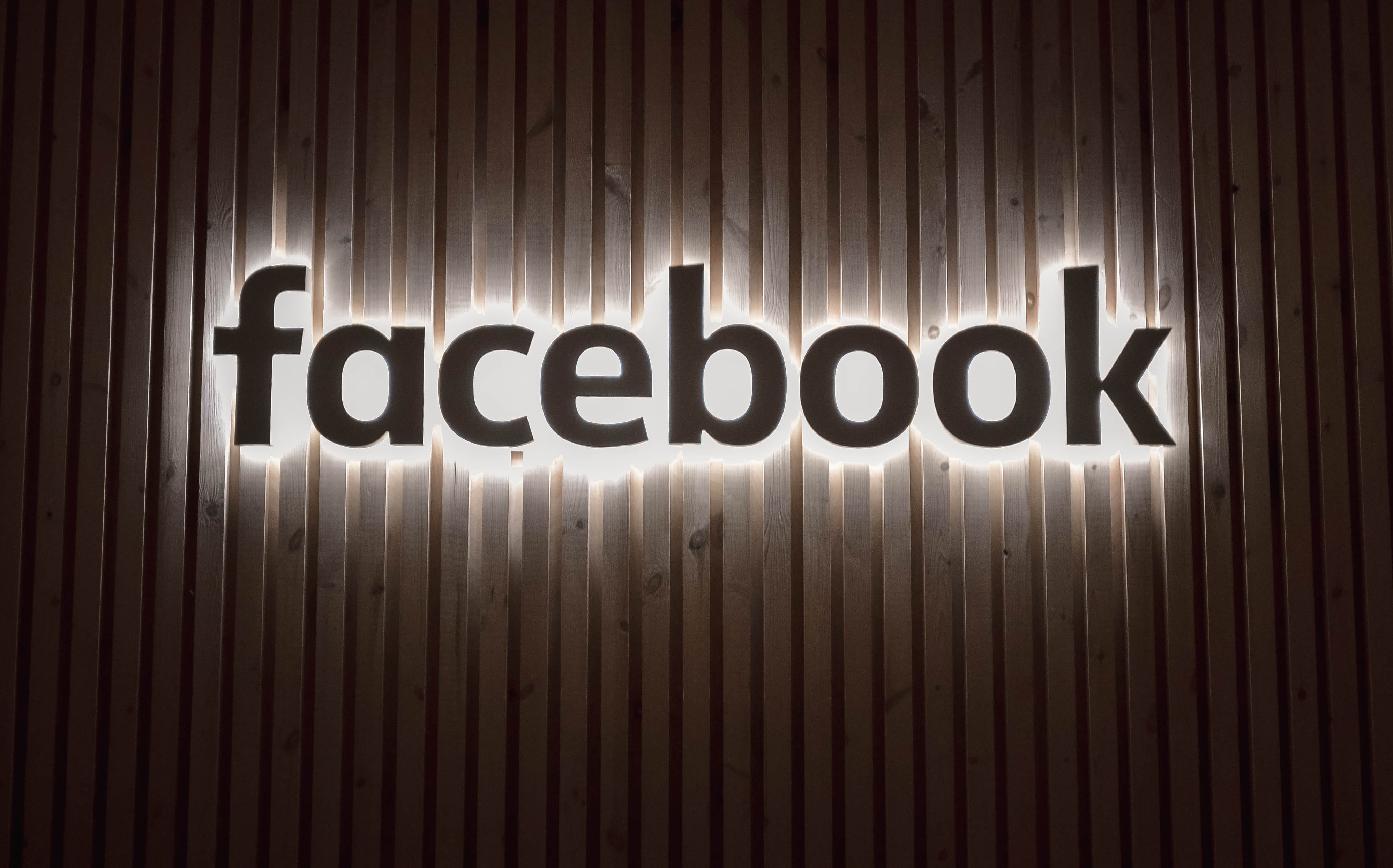 Facebook 开源可直接翻译上百种语言的 AI 模型