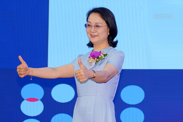 这对药王夫妇，身家2500亿