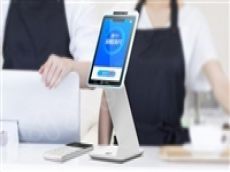 微信刷脸支付+智能收银系统时尚感更强更为酷炫 投资费用估析