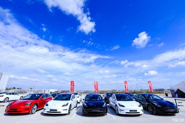 首批七千余辆特斯拉向欧洲出口Model3