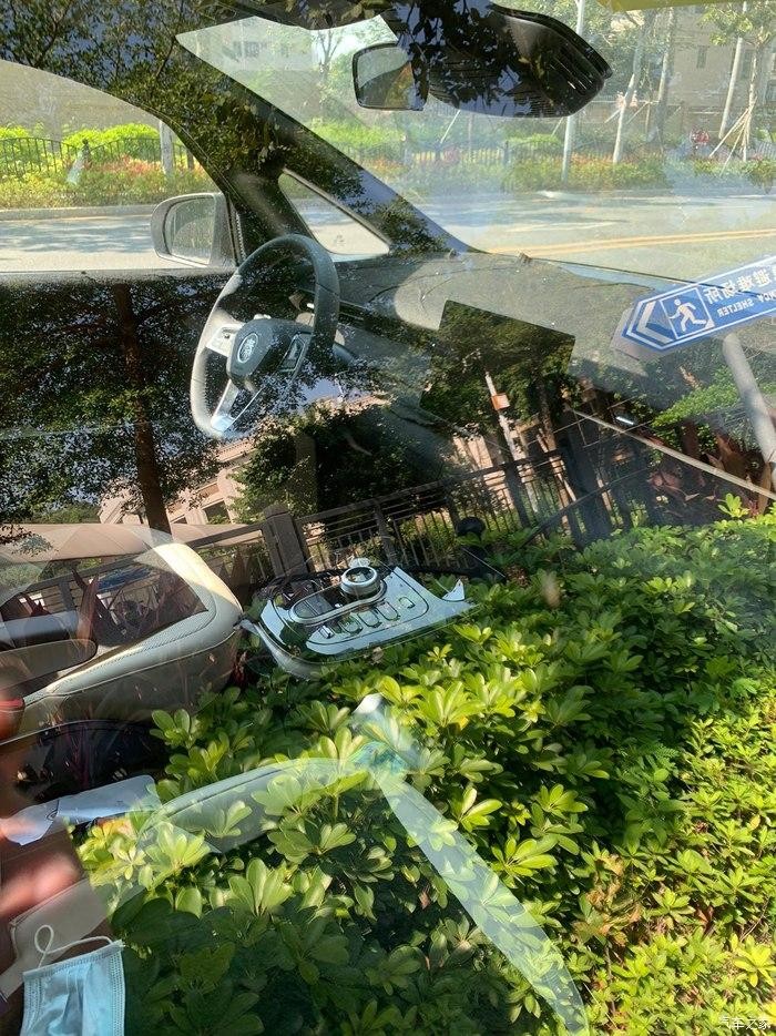 竟然没有仪表盘？比亚迪D1内饰谍照曝光