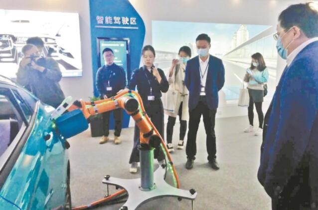 车主未来可不用学车，武汉打造智能网联汽车示范城市