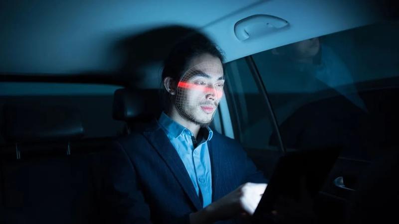 电动车里盯着你看的小小摄像头，背后大有乾坤