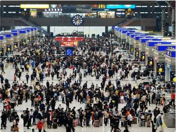 再创今年新高，清明假期 4 月 3 日全国铁路发送旅客 1463.6 万人次