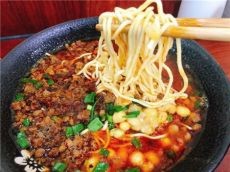 老城街小面帮助更多的餐饮创业者踏上创富之路