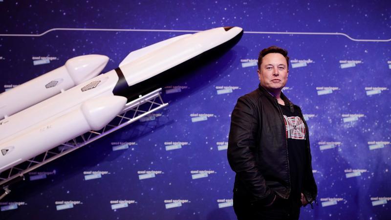为什么每年100万人争着去SpaceX？