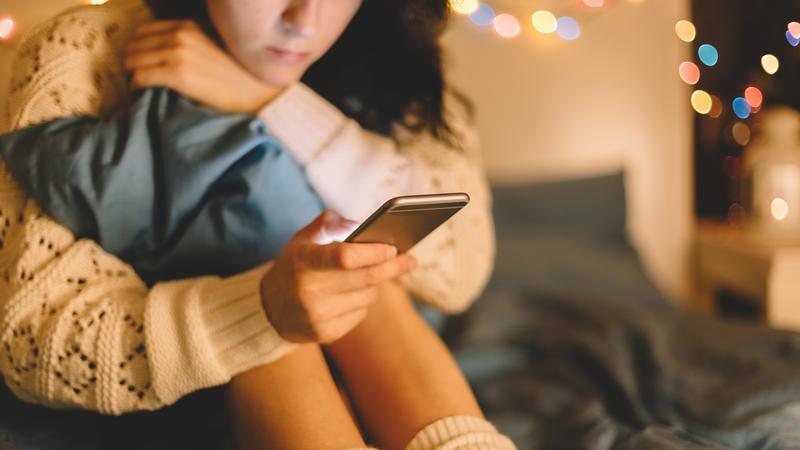 在交友App“右滑”了一个人，你就真的喜欢这个人吗？