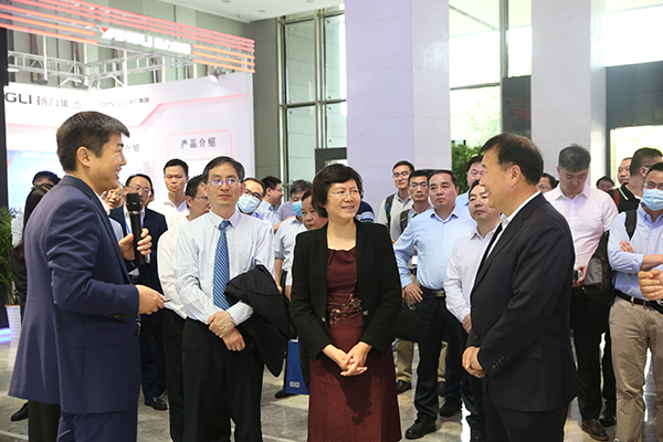 全国工业互联网平台赋能深度行南京首发，徐工汉云备受瞩目
