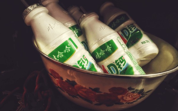 卧底娃哈哈奶茶店：9小时卖出300杯，店长吃不上饭还被外卖小哥骂