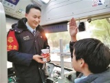 每天2万多伢儿乘它上下学 一辆上学接送车改变的不仅仅是交通…