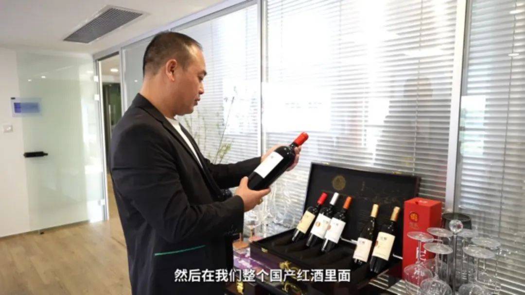 姚剑的创业传奇：从酒店到葫芦兄弟酒业